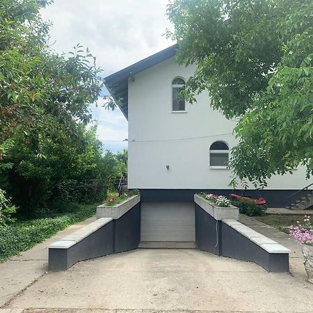 Erd - Csendes, Kenyelmes Csaladi Haz Apartment Bagian luar foto