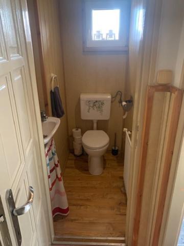 Erd - Csendes, Kenyelmes Csaladi Haz Apartment Bagian luar foto